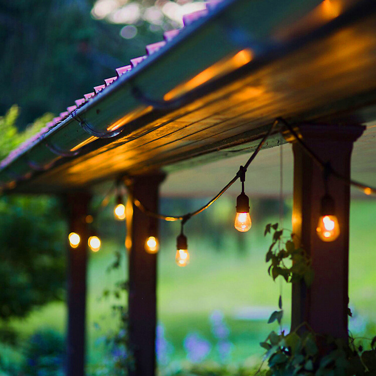 Hanging solar fence lights deals