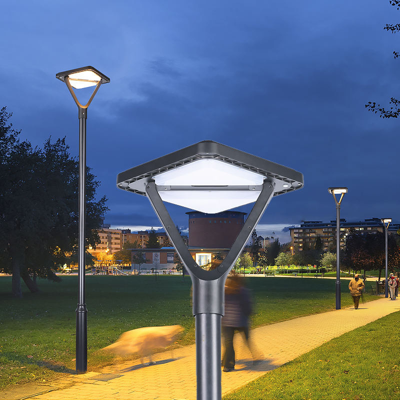 Decorative Landscape IP65 Waterproof Solar Outdoor Pole Garden Courtyard High Mast Light Pole Lamp(PVSL-2403)