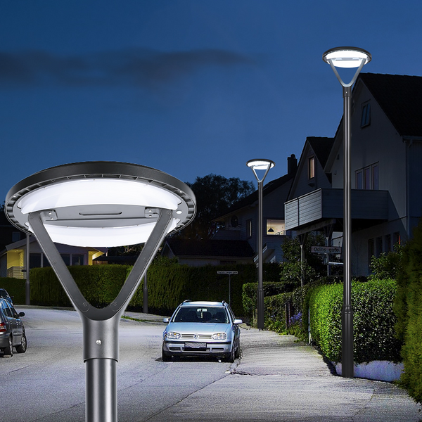 Decorative Landscape IP65 Waterproof Solar Outdoor Pole Garden Courtyard High Mast Light Pole Lamp(PVSL-2705)